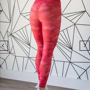 DYI x Erin Oprea Printed Signature 7/8 Tight Pants - Red/Pink Camo